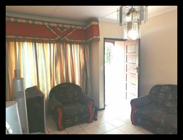 3 BEDROOM HOUSE FOR SALE IN BRACKENHAM